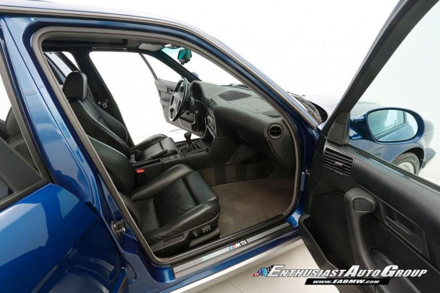 Интерьер BMW M5 Touring (Avus Blue) (WBSHJ91070BL01767) (E34) 1994 года  (фото 72 из 100)